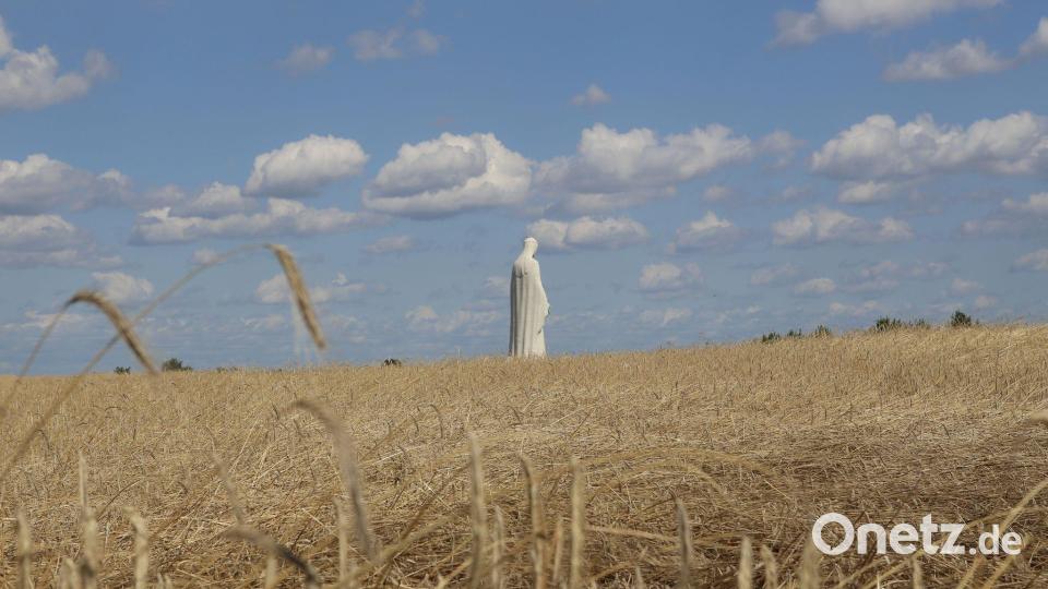 Gigantische Marienstatue im polnischen Dorf Konotopie Bild: Doris Heimann/dpa