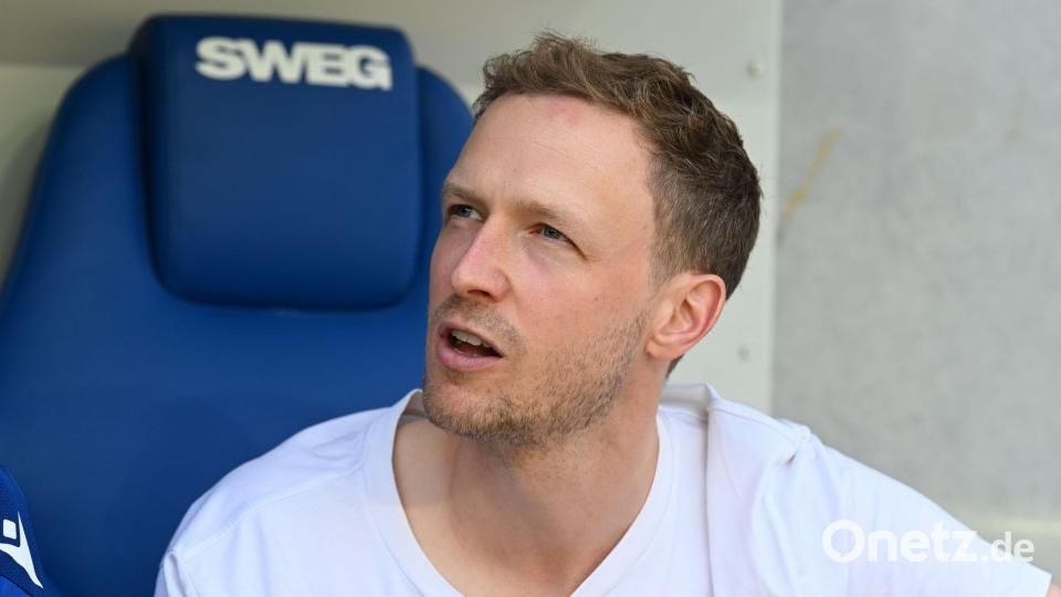 Für KSC-Trainer Maximilian Senft war es das erste Pflichtspiel mit seinem neuen Club. Bild: Uli Deck/dpa