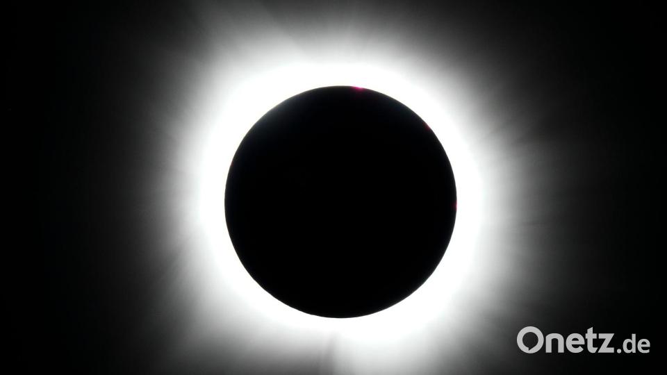 Eine totale Sonnenfinsternis ist längst kein Mysterium mehr, sondern auf Jahrhunderte voraus exakt vorhersagbar. (Archivbild) Bild: Julio Cortez/AP/dpa-tmn