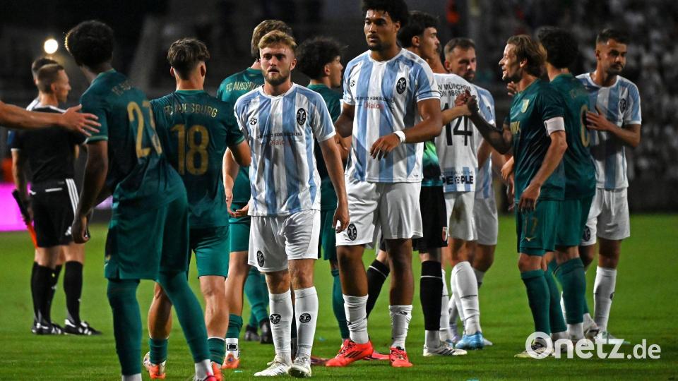 Die Spieler von 1860 München waren frustriert nach dem 2:2 gegen Augsburg II. Bild: Florian Diettrich/dpa