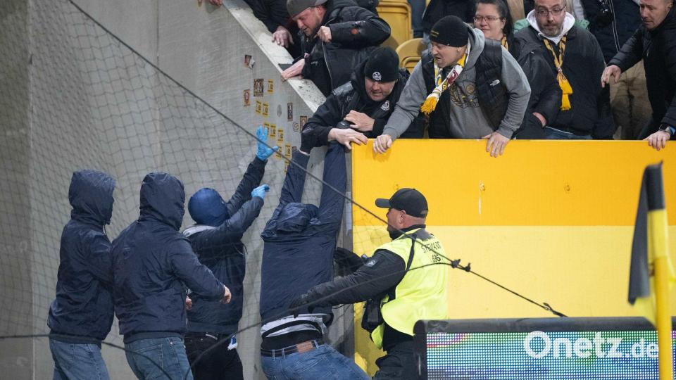 Bei der Partie Dresden gegen Hertha BSC kam es zu Ausschreitungen der Fans. (Archivbild) Bild: Sebastian Kahnert/dpa