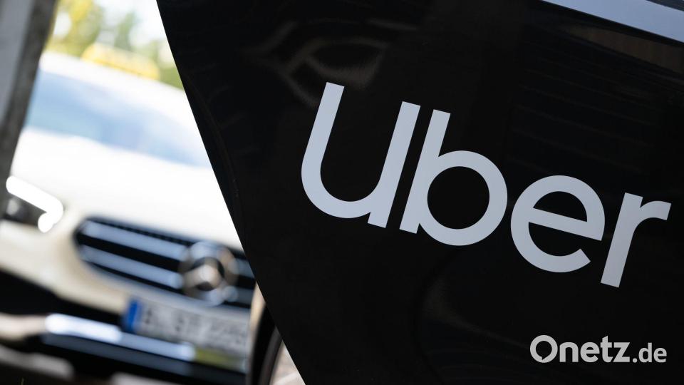 Uber-Fahrten müssen sich in München am Taxipreis orientieren (Archiv). Bild: Sebastian Gollnow/dpa