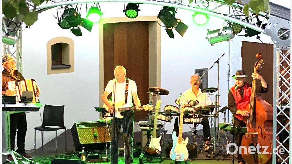 Reinhard Seitz, Ernst Bräutigam, Sigi Knorr und Anton Zweck (von links) haben als Jukebox Heroes eine große Fangemeinde. Bild: Claudia Völkl