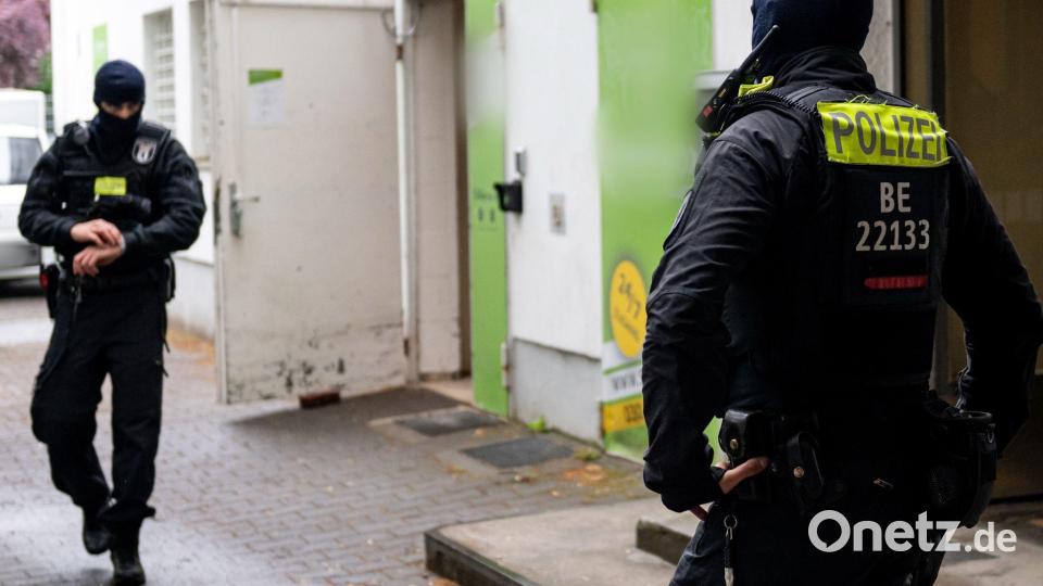 In Berlin gibt es zwei Sondereinheiten, die sich mit Schusswaffengewalt beschäftigen. (Archivbild) Bild: Fabian Sommer/dpa