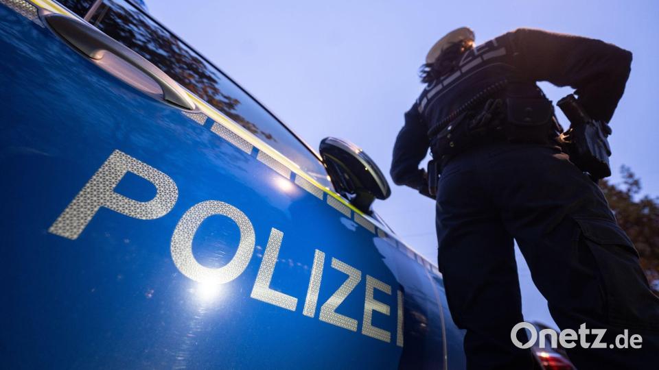 Die Polizei warnt vor der Betrugsmasche. (Symbolbild) Bild: Marijan Murat/dpa
