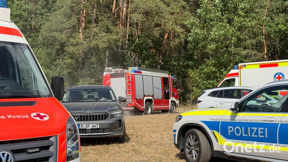 Zahlreiche Feuerwehren rückten an. Dazu das BRK, das Technische Hilfswerk, die Polizei und die Bergwacht. Bild: Petra Hartl