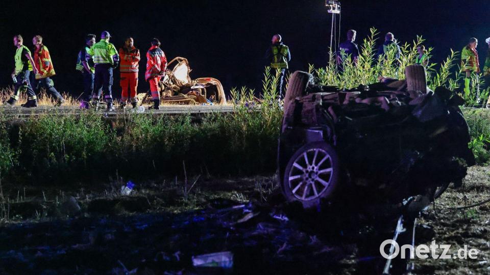 Bei einem schweren Unfall sind drei Frauen ums Leben gekommen. Bild: Daniel Löb/dpa