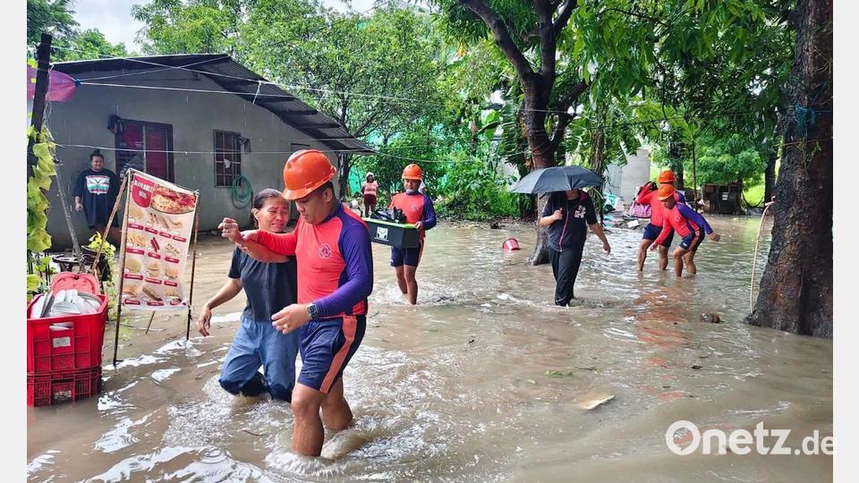 Tausende haben in Notunterkünften Schutz gesucht. Bild: Uncredited/Philippine Coast Guard/AP/dpa