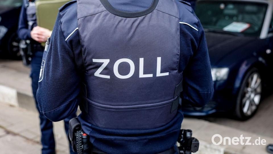 Die Finanzkontrolle Schwarzarbeit des Zolls ist zuständig für Überprüfungen. (Archivbild) Bild: Axel Heimken/dpa