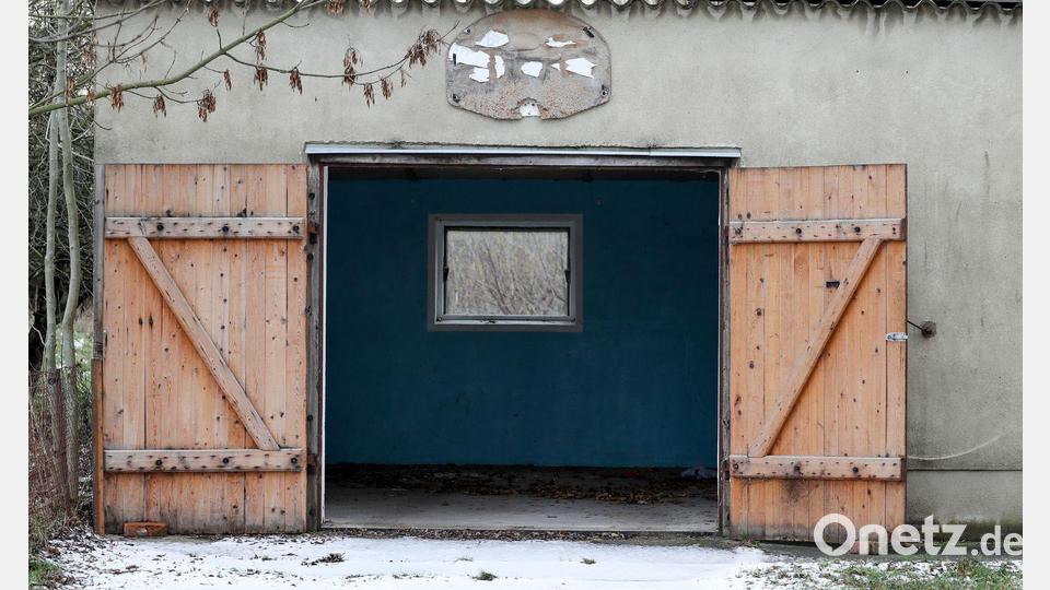 Die Garage bleibt leer: Wer auf falsche Auto-Inserate reinfällt, bekommt kein Fahrzeug - aber auch kein Geld zurück. (Symbolbild) Bild: Jan Woitas/dpa-Zentralbild/ZB