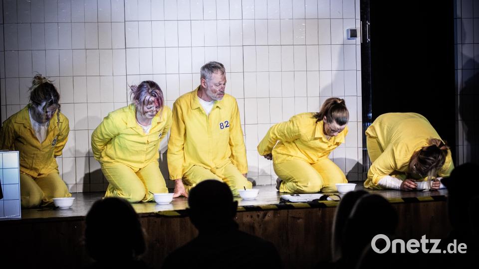 Szenenbild aus „Das Experiment“ des OVIGO Theaters. Bild: Freya Fehse / OVIGO Theater