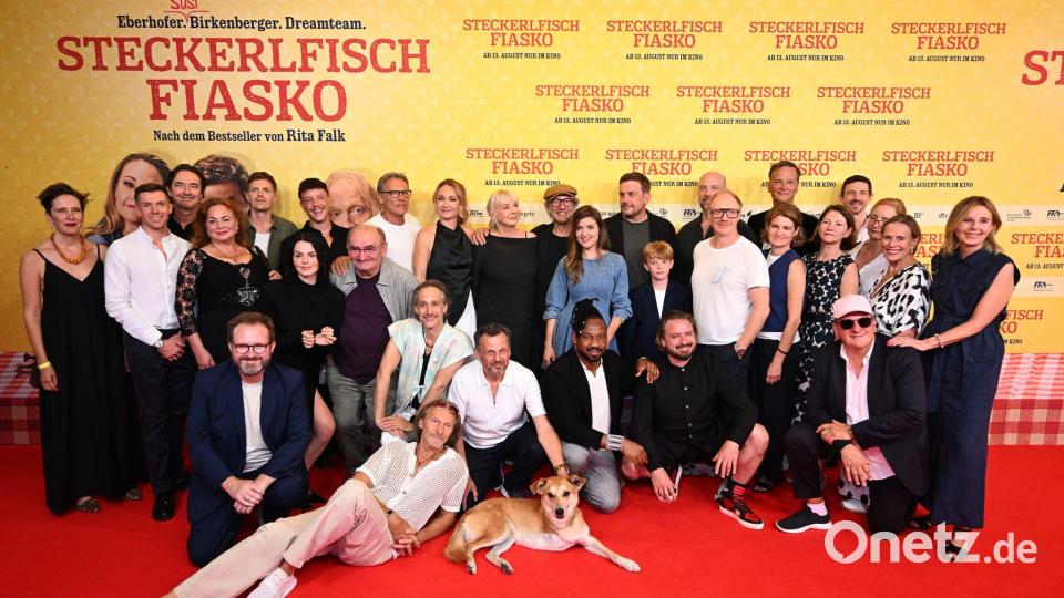 Das Filmteam ist für Bezzel schon wie eine Art Familie - nach nunmehr 10 Filmen. Bild: Felix Hörhager/dpa