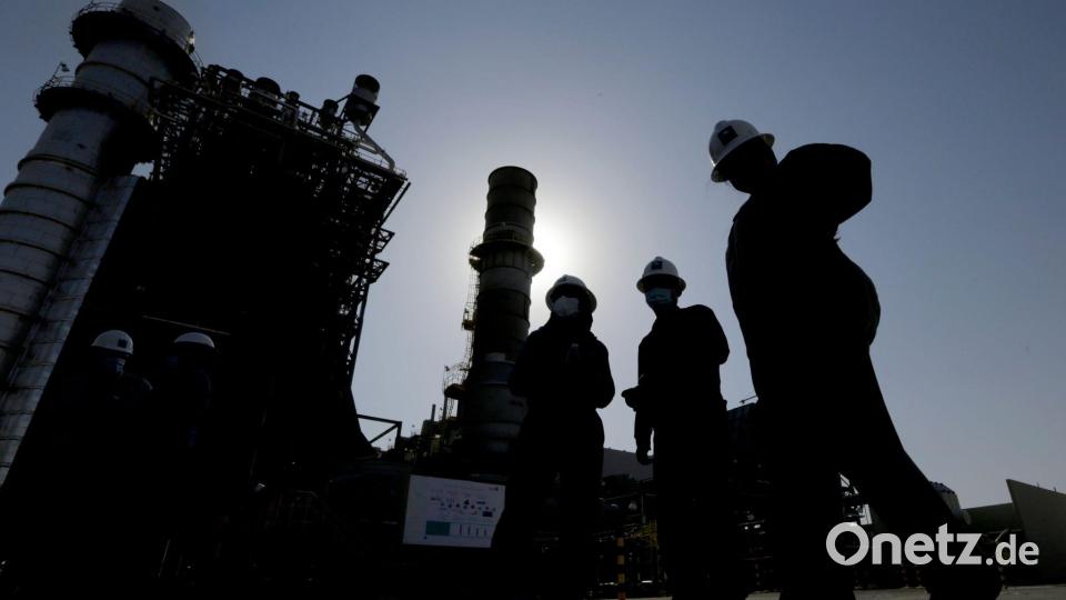Die Huthi haben jüngst nach eigenen Angaben eine Raffinerie des staatlichen saudischen Ölkonzerns Aramco im Südwesten Saudi-Arabiens attackiert. (Archivbild) Bild: Amr Nabil/AP/dpa