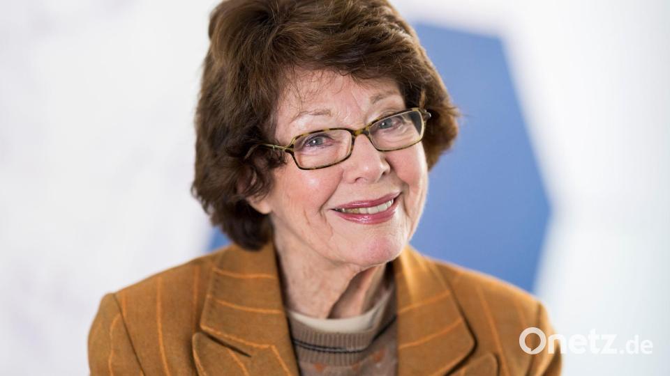 Die Medizinerin und frühere Schauspielerin Marianne Koch wird 95 Jahre alt. (Archivbild) Bild: Peter Kneffel/dpa
