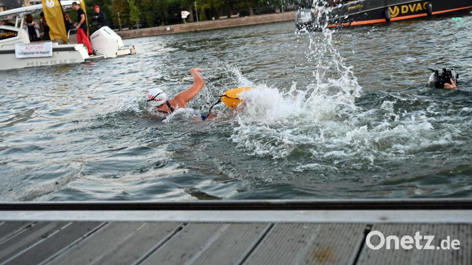 Zusätzliche Herausforderungen bringt das derzeitige Niedrigwasser im Rhein. Bild: Jennifer Brückner/dpa
