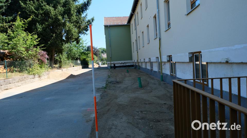 Das Straßenteilstück von der Abzweigung „Am hohen Baum“ bis zur Einmündung in den Schulweg sollte für den gesamten Straßenverkehr wieder freigegeben werden können. Bild: Fred Lehner