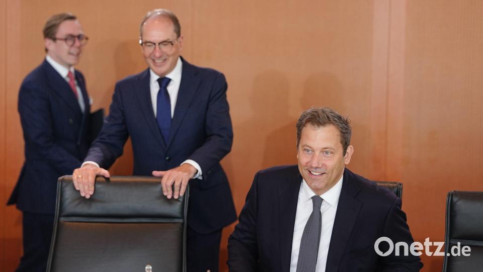Klingbeil leitet Kabinettssitzung in Abwesenheit des Kanzlers Bild: Kay Nietfeld/dpa