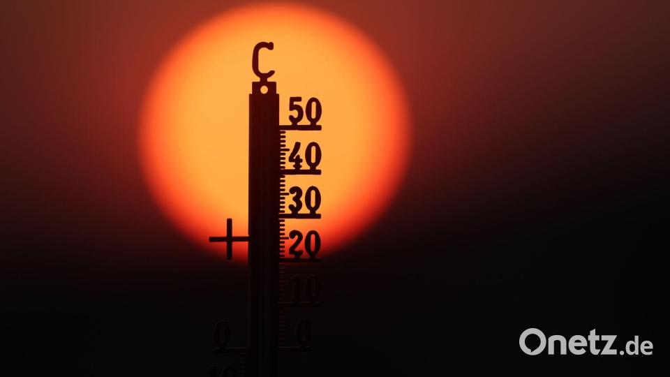 Es wird wieder heiß in den nächsten Tagen. (Illustration) Bild: Thomas Warnack/dpa