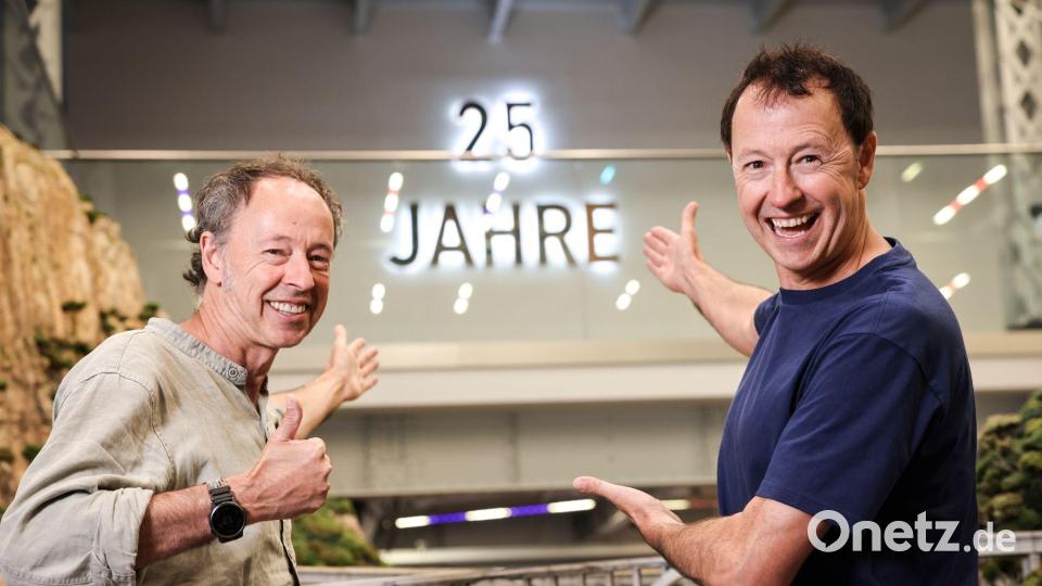 Die Brüder Gerrit und Frederik Braun und ihr Team haben nur sich mit der größten Modelleisenbahnanlage der Welt einen Traum erfüllt. Bild: Christian Charisius/dpa