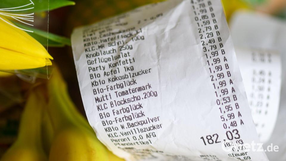 Lebensmittel haben sich zuletzt moderat verteuert, das könnte sich in den nächsten Monaten ändern. (Archivbild) Bild: Hendrik Schmidt/dpa