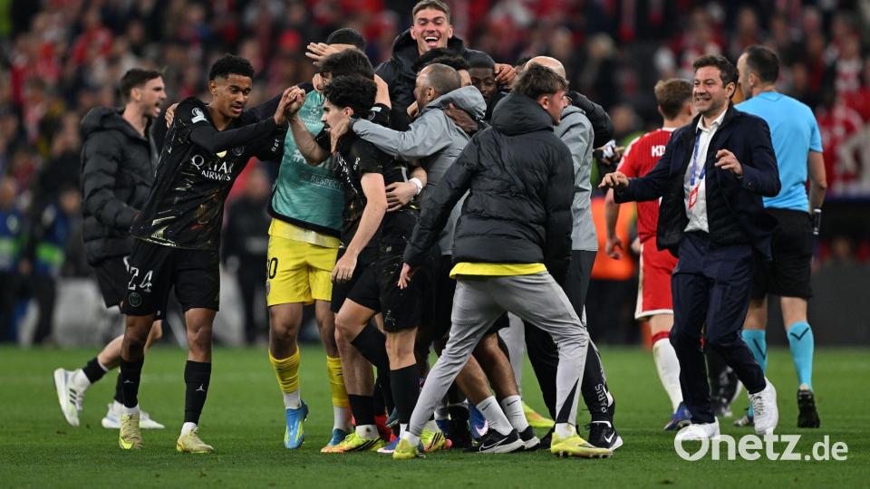Die Spieler von PSG feiern nach dem Spiel. Bild: Sven Hoppe/dpa