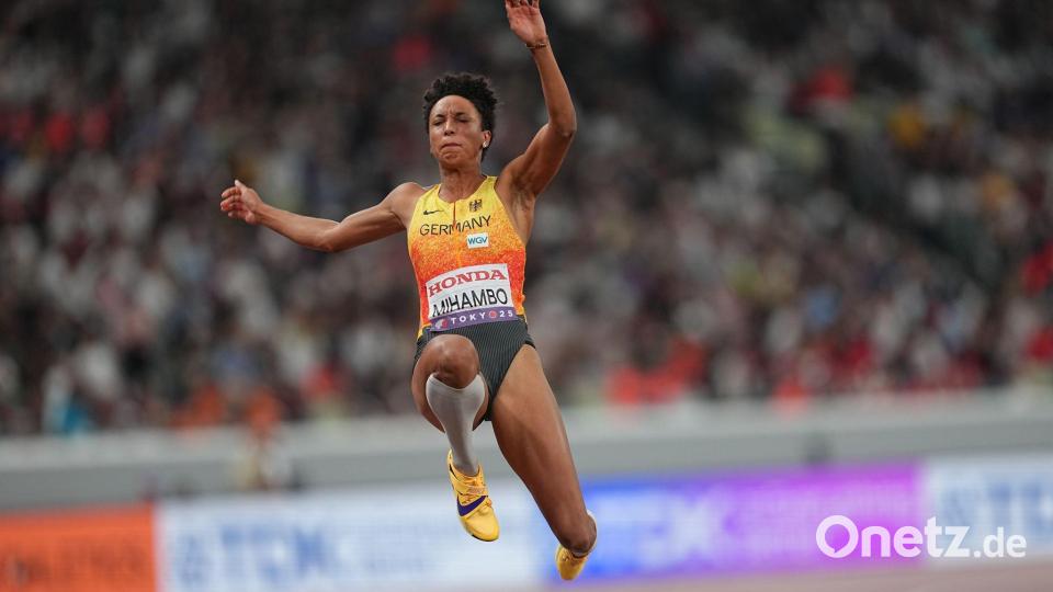 Auch bei der WM im vorigen Jahr stand Malaika Mihambo auf dem Podium. (Archivbild) Bild: Michael Kappeler/dpa