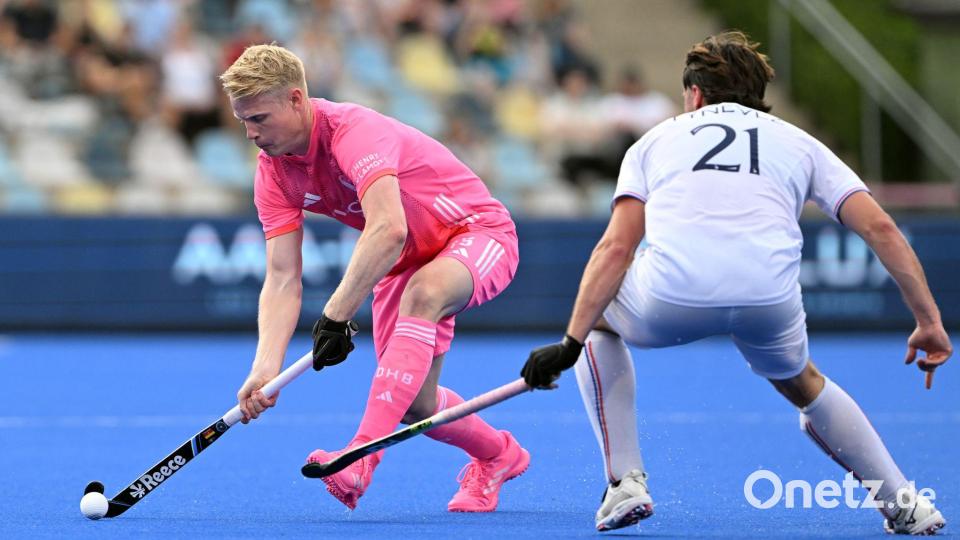Tom Grambusch (l) tritt in die Fußstapfen seines Bruders Mats und führt die deutschen Hockey-Herren als Kapitän bei der Weltmeisterschaft in Belgien und den Niederlanden. (Archivbild) Bild: Federico Gambarini/dpa