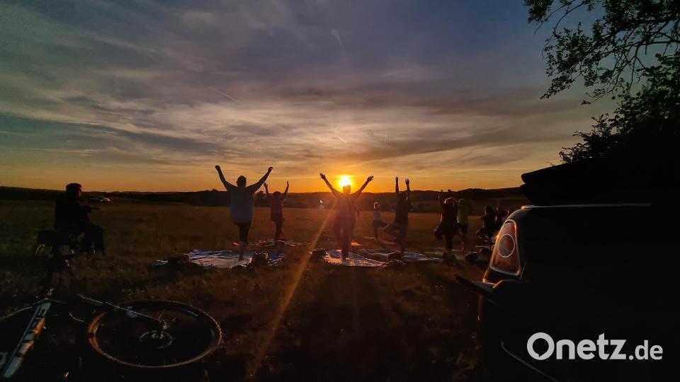 Yoga während der Sonnenfinsternis am 12.08.2026 in Kemnath gab's "am Läufer". Bild: kaz