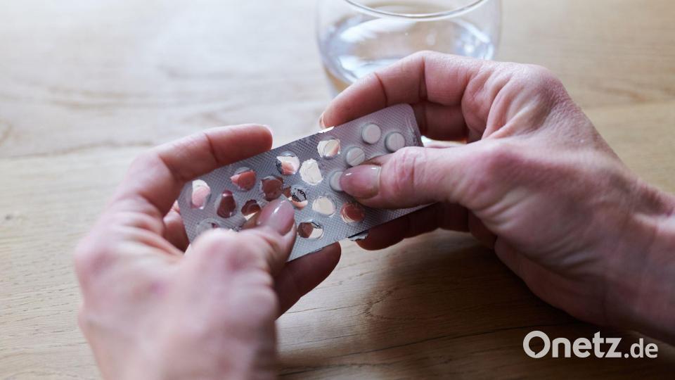 Die Abnehmtablette muss jeden Tag genommen werden. Die Spritze nur einmal in der Woche. Bild: Annette Riedl/dpa
