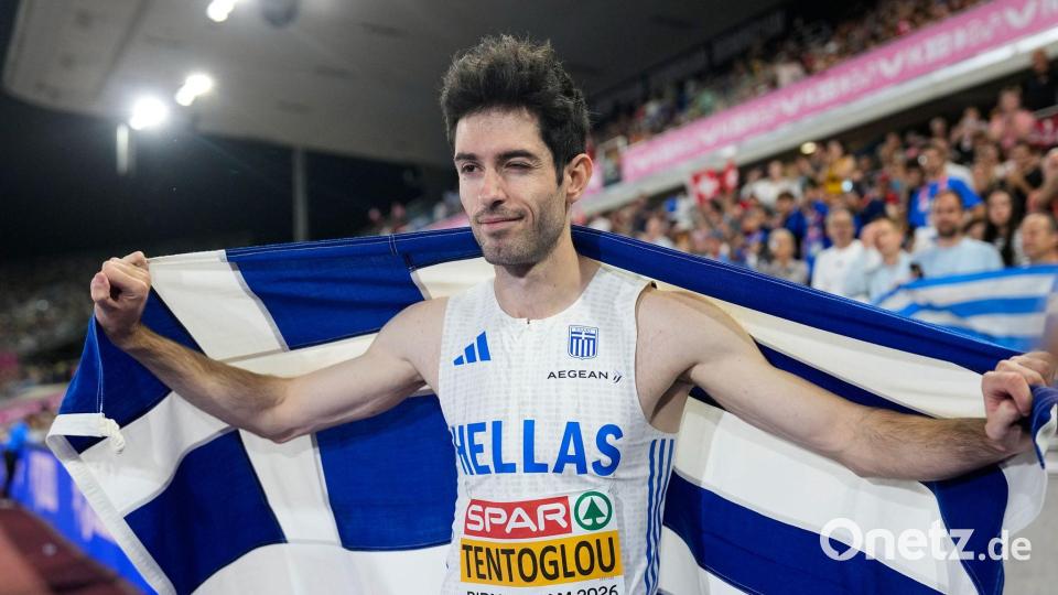 Weitsprung-Europameister Miltiadis Tentoglou hat seine Goldmedaille vergessen, dann aber schnell wiedergefunden. Bild: Matthias Schrader/AP/dpa