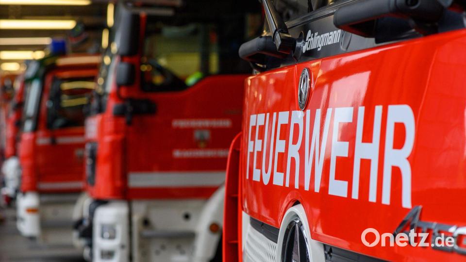 Insgesamt wurden bei dem Einsatz zwölf Feuerwehrleute verletzt.(Symbolbild) Bild: Klaus-Dietmar Gabbert/dpa