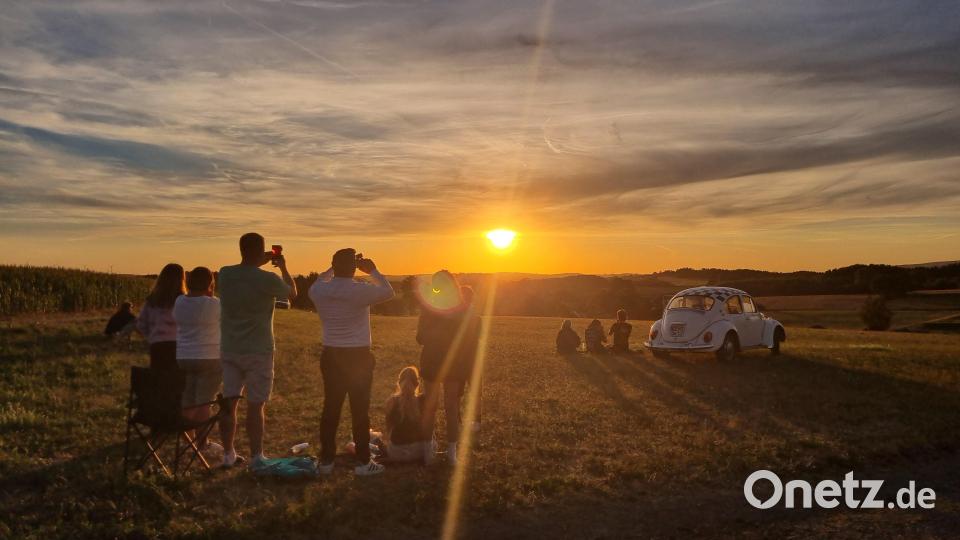 Yoga während der Sonnenfinsternis am 12.08.2026 in Kemnath gab's "am Läufer". Bild: kaz