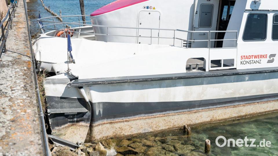 Das Schiff hat Schäden, liegt aber weiterhin auf dem Wasser. Bild: Silas Stein/dpa