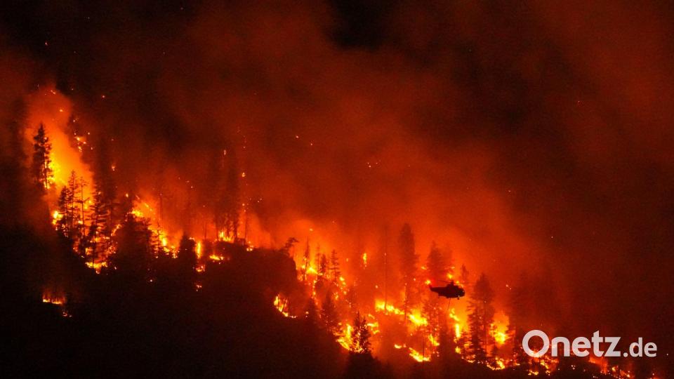 Mehr als 100 Feuer wüten aktuell in der Provinz, viele davon sind außer Kontrolle. (Archivfoto) Bild: Darryl Dyck/The Canadian Press via AP/dpa