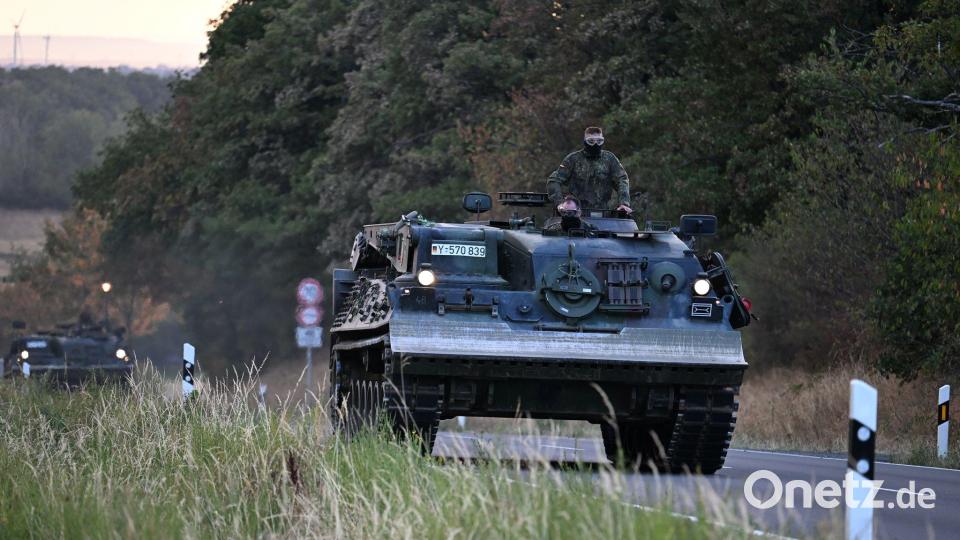 Auch Pionierpanzer der Bundeswehr sind im Einsatz. Bild: Federico Gambarini/dpa
