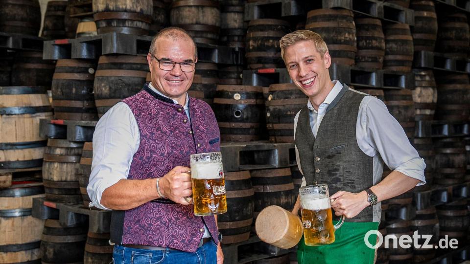 Prosit! Das erste Training hat gut geklappt. (Handout) Bild: Achim Frank Schmidt/Paulaner/dpa