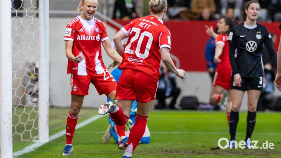 Bayern-Ass Pernille Harder (l.): wieder Jubel gegen Wolfsburg? (Archivbild) Bild: Ulrich Gamel/dpa