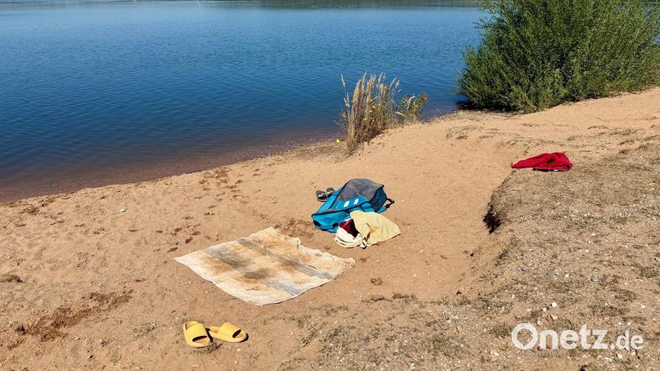 Blaualgen vermiesen das Badevergnügen am Dießfurter Baggersee. Bild: Gabi Schönberger