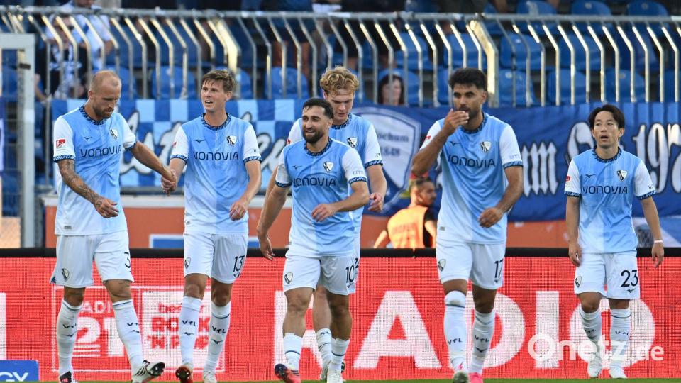 Jubel beim VfL Bochum: Dank Routinier Philipp Hofmann gibt es den ersten Saisonsieg. Bild: Swen Pförtner/dpa