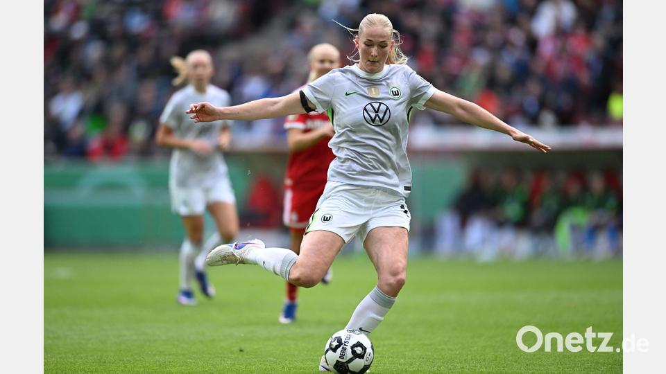 Camilla Küver und Wolfsburg fordern den FC Bayern. (Archivbild) Bild: Fabian Strauch/dpa