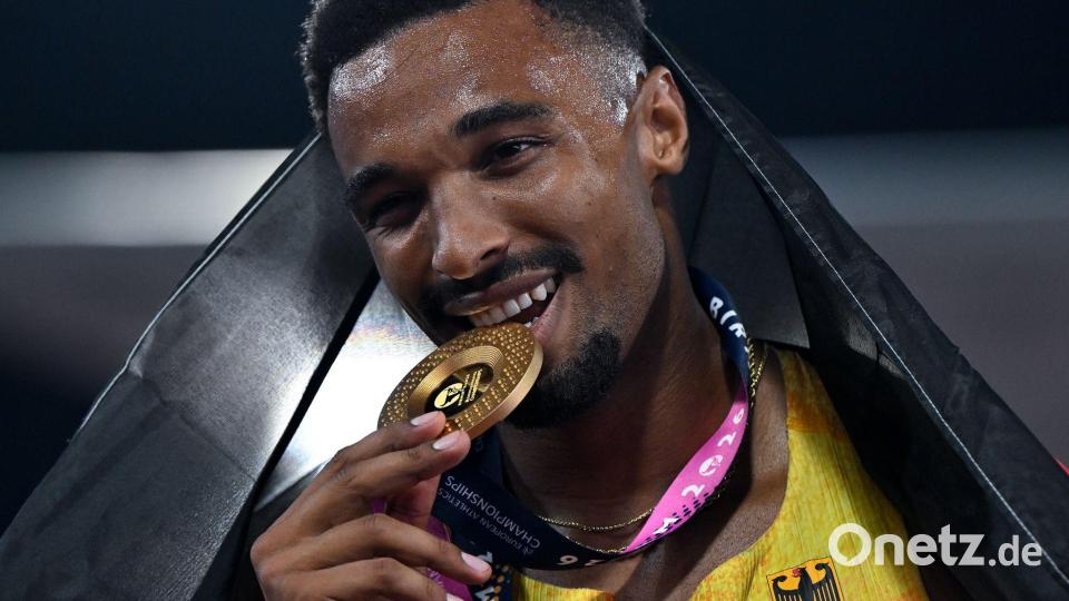Leo Neugebauer freut sich über Gold im Zehnkampf bei der Europameisterschaft in Birmingham. Bild: Sven Hoppe/dpa