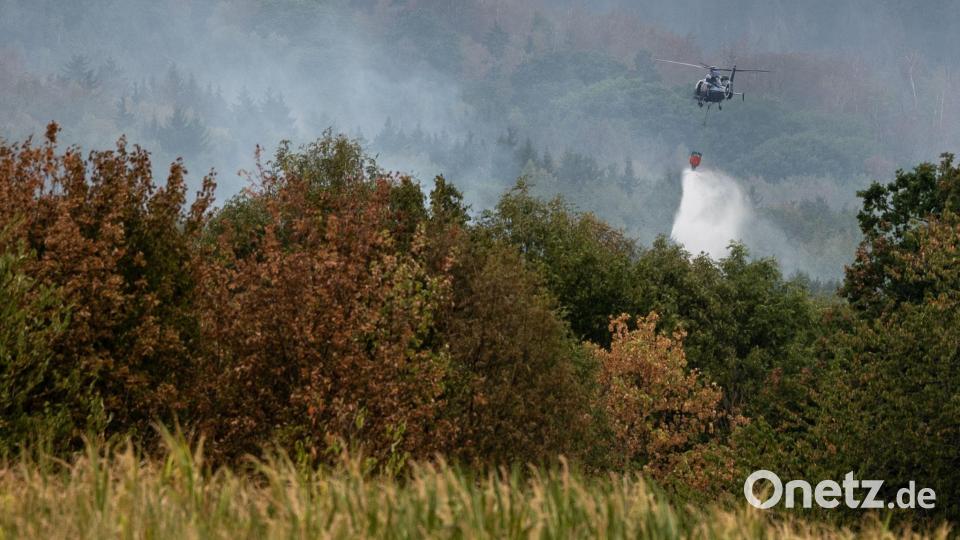 Die Hubschrauber wurden am Abend abgezogen: Im Hürtgenwald hat sich die Lage entspannt. Bild: Christian Knieps/dpa