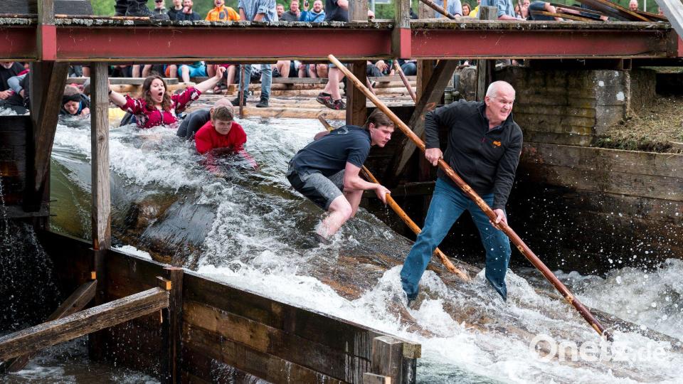 Man wird nass beim Flößen. (Archivbild) Bild: Daniel Vogl/dpa