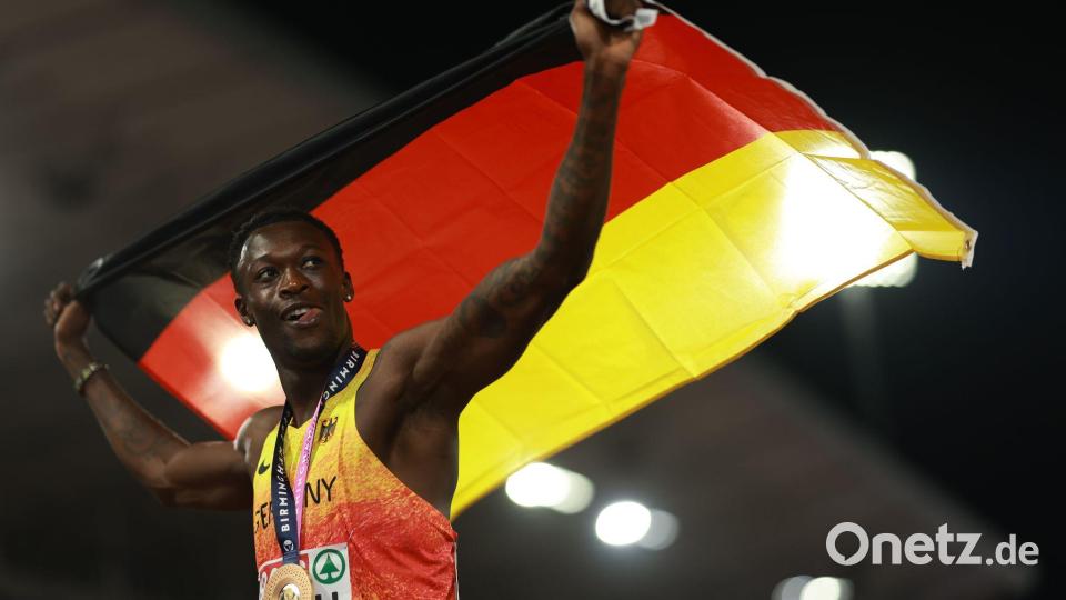 Owen Ansah freut sich über seinen Europameistertitel über 200 Meter. Bild: Morgan Harlow/AP/dpa
