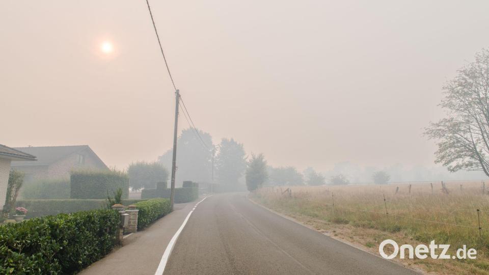 Das Feuer ist in Belgien an der Grenze zu Deutschland ausgebrochen. Bild: Nicolas Lambert//dpa