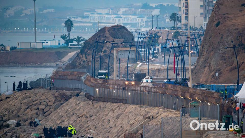 Vor allem auf der marokkanischen Seite der Grenze wurden die Sicherheitsmaßnahmen deutlich verschärft. Bild: Antonio Sempere/AP/dpa
