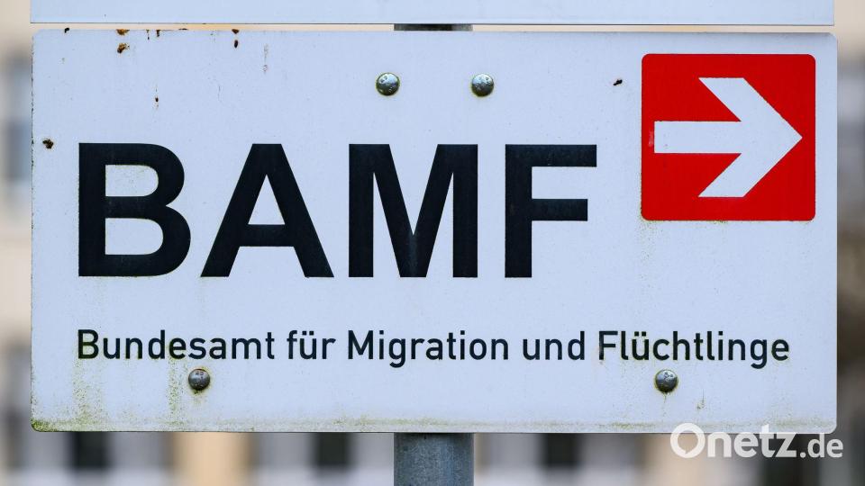 Erst ging es vor allem um Straftäter und sogenannte Gefährder. Inzwischen überprüft das Bundesamt für Migration und Flüchtlinge (Bamf) auch bei anderen Menschen aus Syrien, ob sie noch Anspruch auf Schutz haben. (Symbolbild) Bild: Patrick Pleul/dpa