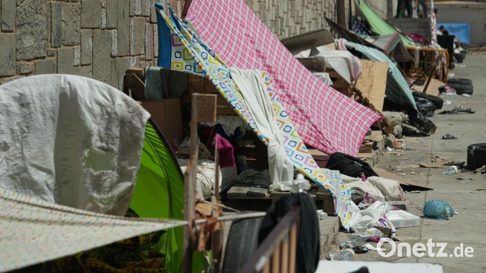 Nach spanischen Angaben halten sich derzeit noch rund 5.000 Migranten in Ceuta auf. Bild: Sven Kaeuler/dpa