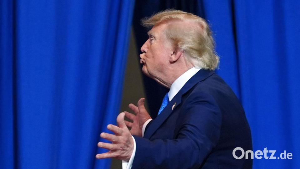 Für US-Präsident Trump schien das Rahmenabkommen ein entscheidender Schritt zur Beendigung des Iran-Kriegs zu sein. (Archivbild) Bild: Julia Demaree Nikhinson/AP/dpa