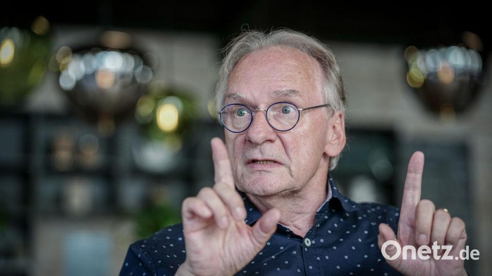 Die Betrachtung des „Ossi“ von oben herab in den Medien aus westdeutscher Perspektive sei letztlich eine Verstärkung für die AfD im Osten, meint Haseloff. Bild: Kay Nietfeld/dpa